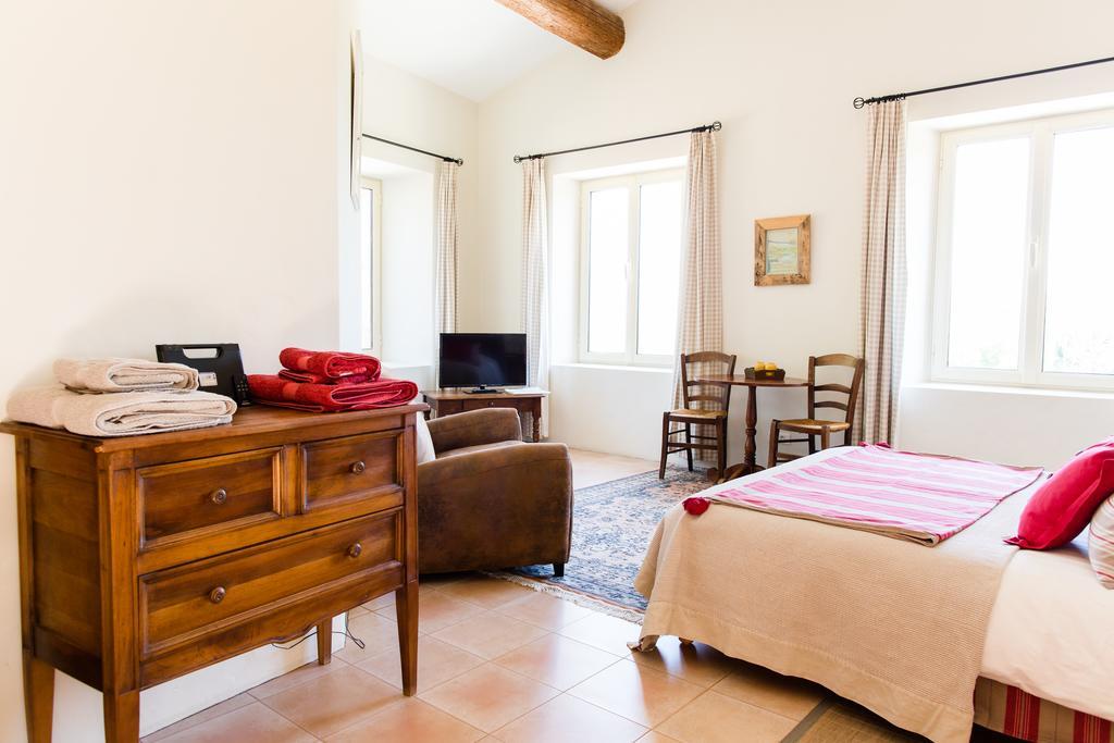 Le Mas Del Sol Bed & Breakfast Bonnieux Luaran gambar